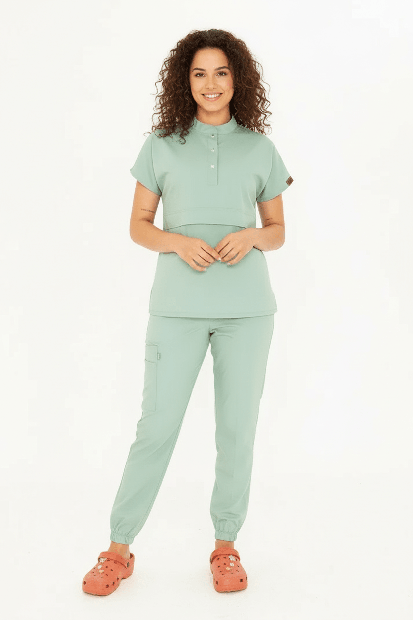 N O V A | Çağla Yeşili LASTİKLİ PAÇA Likralı Hakim Yaka Yarım Çıtçıtlı Hemşire Ve Doktor Forması Scrubs - Class ÜniformaMedikal Scrubs