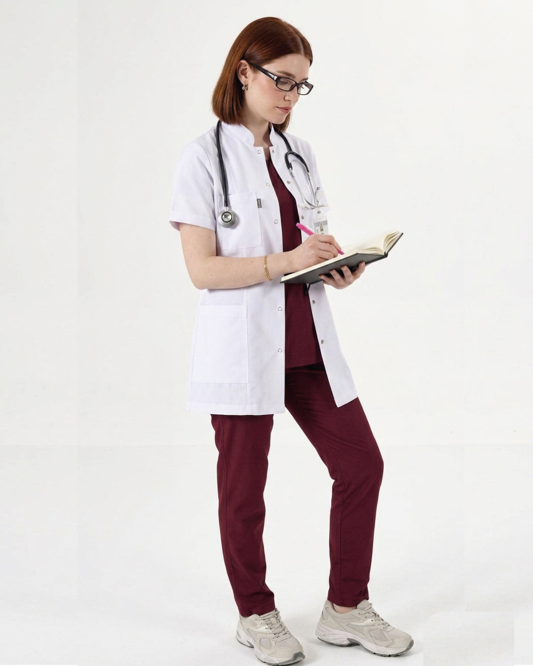 Kısa Kol Sport Beyaz Hemşire Eczacı Doktor Öğretmen Önlük - Hakim Yaka - Class ÜniformaMedikal Scrubs