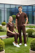 Kahverengi Diğer Sağlık Meslek Mensupları Hastane Forması Likralı Scrubs Takım (Yeni Yönetmeliğe Uygun - Friar Brown) - Class ÜniformaMedikal Scrubs