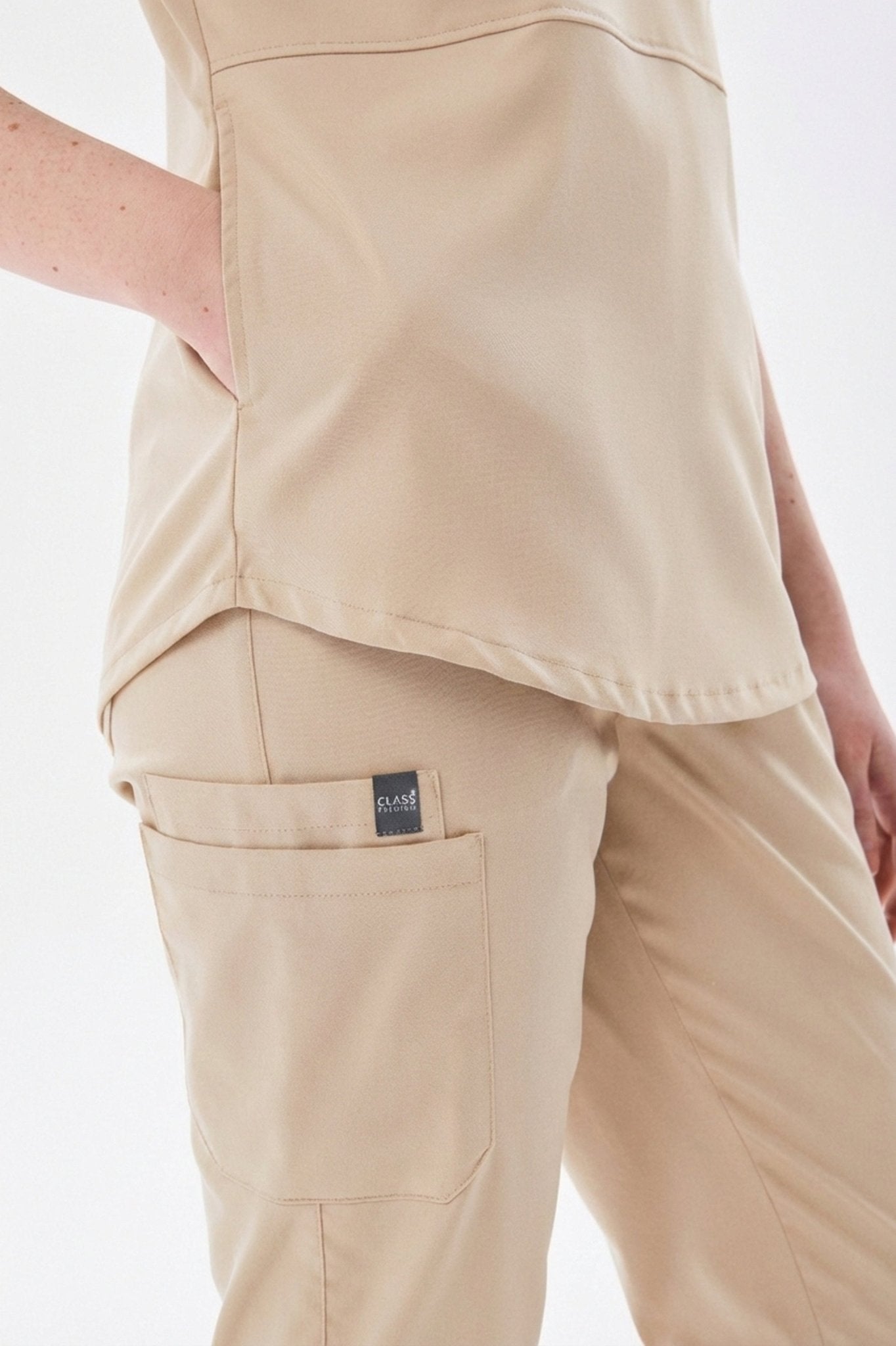 N O V A | Bej Düz Paça Pantolon Premium Likralı Üniforma Takımı - Class ÜniformaMedikal Scrubs