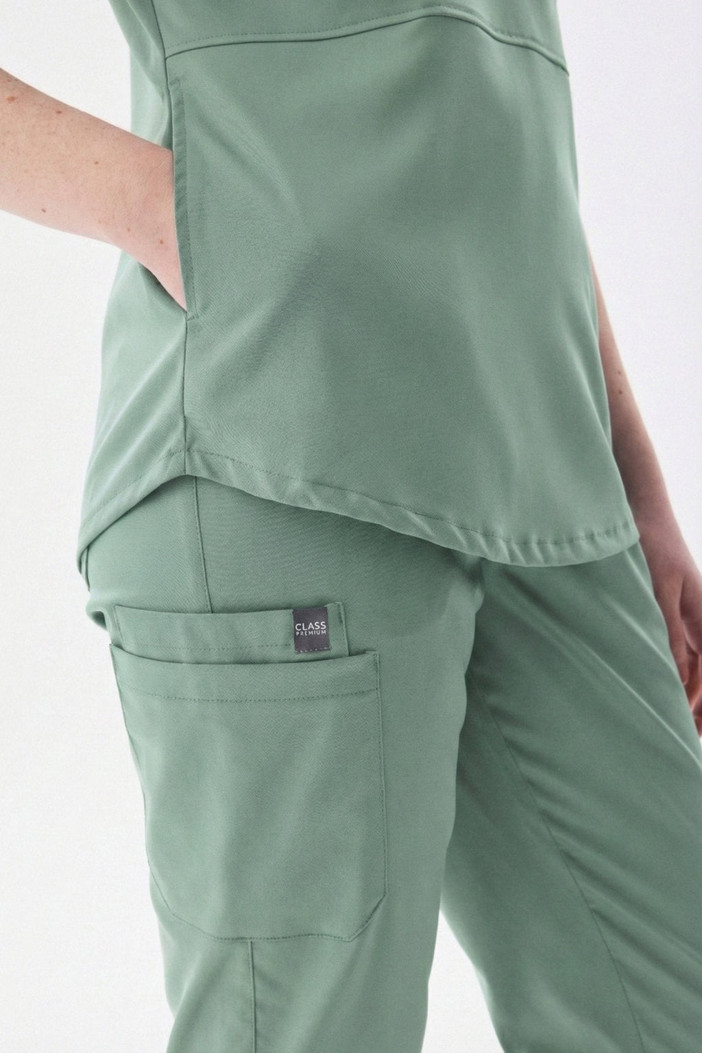 N O V A | Çağla Yeşili Düz Paça Pantolon Likralı Hakim Yaka Yarım Çıtçıtlı Hemşire Ve Doktor Forması Scrubs - Class ÜniformaMedikal Scrubs