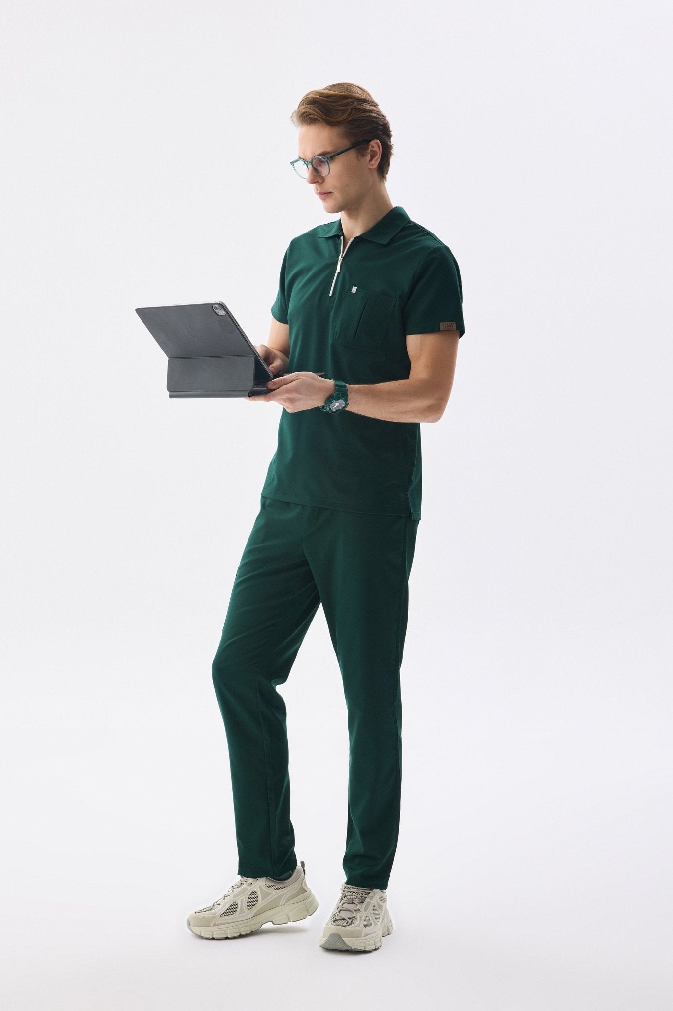 Erkek Polo Yaka Medikal Üniforma Takım Avcı Yeşili Likralı Doktor Hemşire Forması - Class ÜniformaMedikal Scrubs