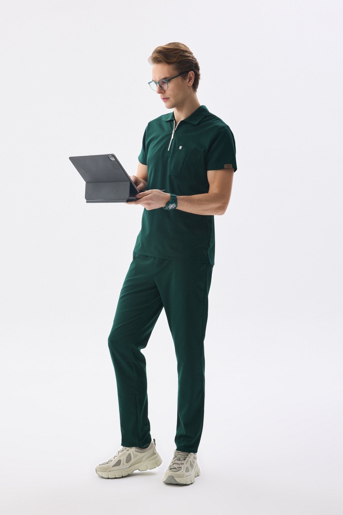 Erkek Polo Yaka Medikal Üniforma Takım Avcı Yeşili Likralı Doktor Hemşire Forması - Class ÜniformaMedikal Scrubs