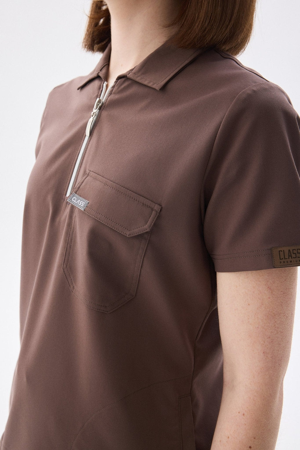 Polo Yaka Kahverengi Kadın Medikal Üniforma Scrubs - Class ÜniformaMedikal Scrubs