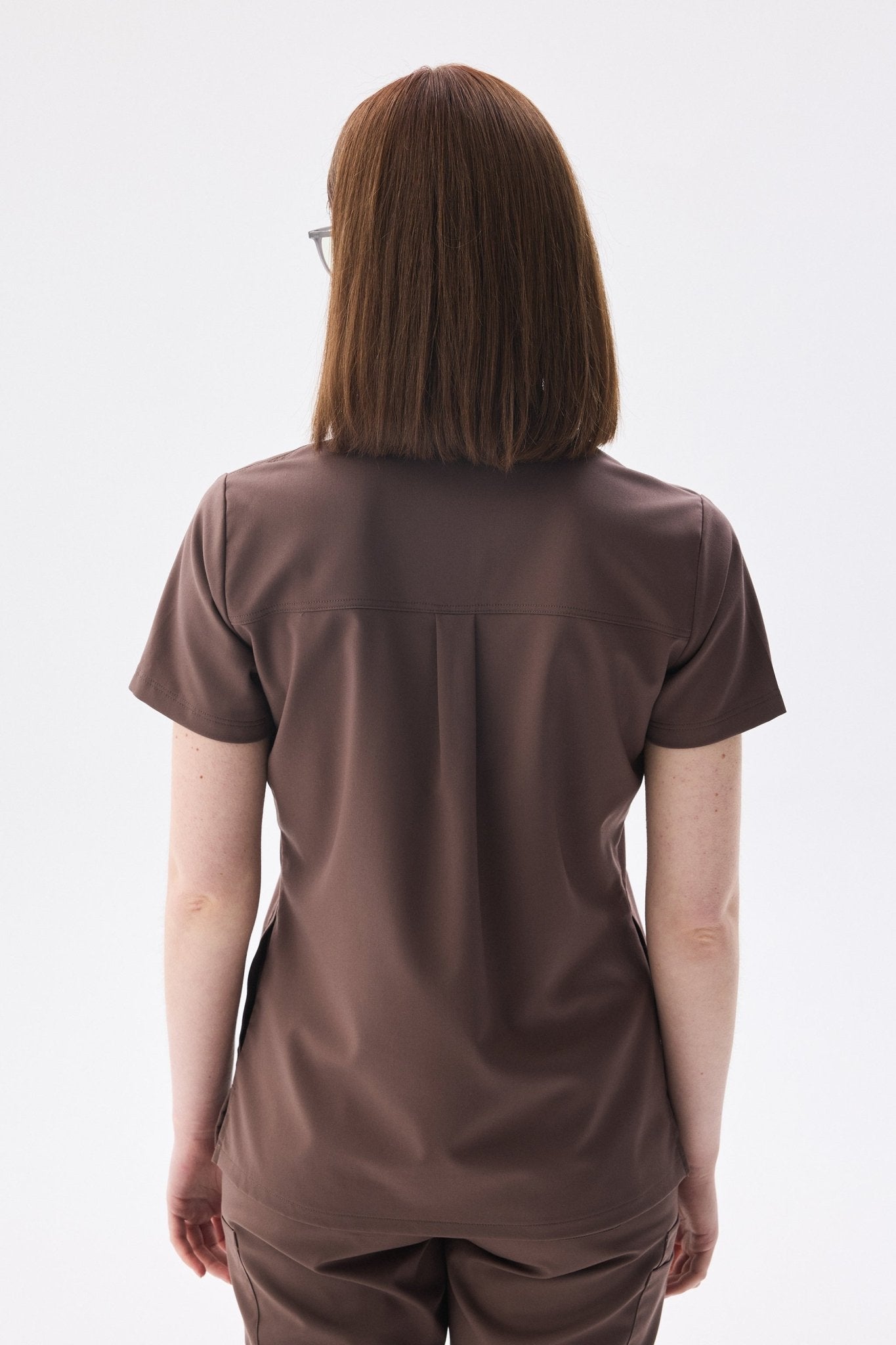 Polo Yaka Kahverengi Kadın Medikal Üniforma Scrubs - Class ÜniformaMedikal Scrubs