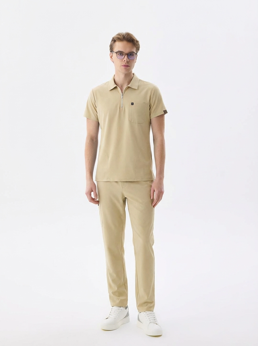 Unisex Yeni Yönetmeliğe Uygun Sağlık Teknisyeni Bej Polo Yaka Erkek Forması - Class ÜniformaMedikal Scrubs