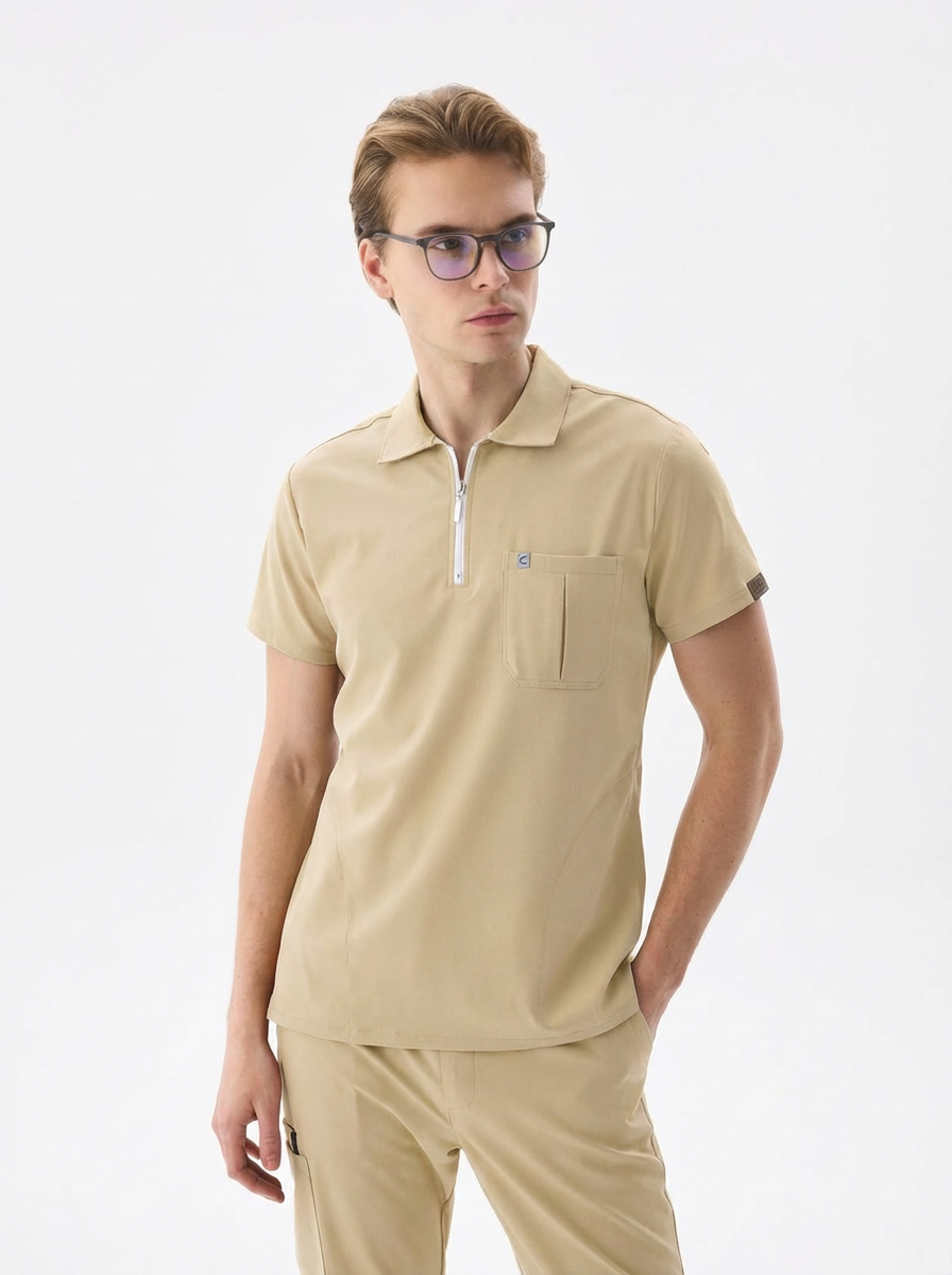Unisex Yeni Yönetmeliğe Uygun Sağlık Teknisyeni Bej Polo Yaka Erkek Forması - Class ÜniformaMedikal Scrubs