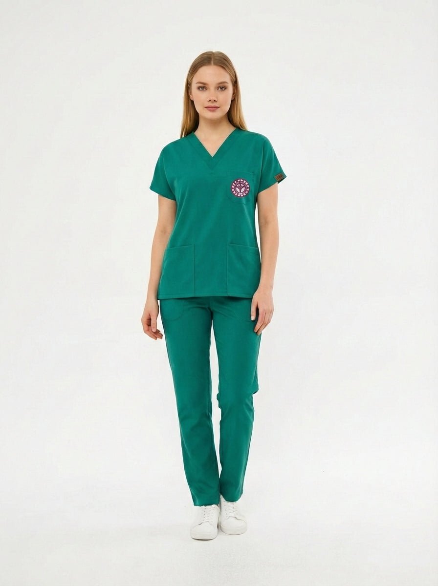 Cerrahi Yeşil Ameliyathane Çalışan Forması Likralı Scrubs Takım (Yeni Yönetmeliğe Uygun - Forsty) - Class ÜniformaMedikal Scrubs