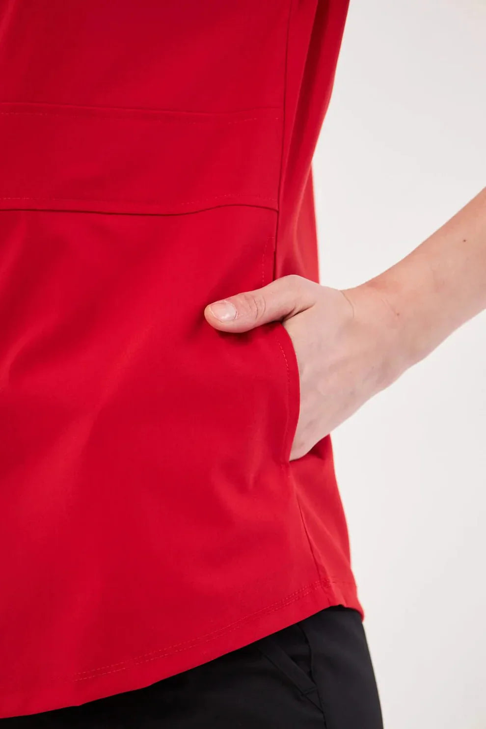 N O V A | Tek Üst Kırmızı Kadın Likralı Hakim Yaka Yarım Pat Çıtçıtlı Hemşire Ve Doktor Forması Scrubs - Class ÜniformaMedikal Scrubs