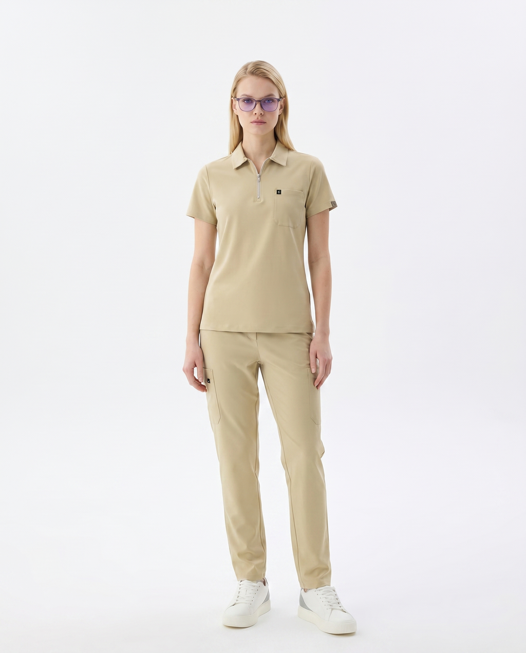 Unisex Yeni Yönetmeliğe Uygun Sağlık Teknisyeni Bej Polo Yaka Erkek Forması - Class ÜniformaMedikal Scrubs